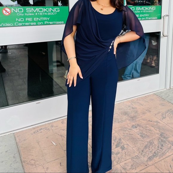 Champagne dress ; Dark blue coloured with those Clear Stone patch ; - Picture 6 of 12